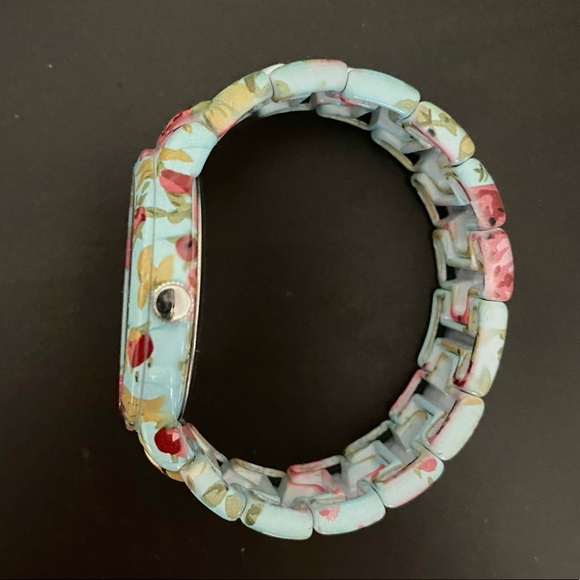 ✨Host Pick✨ Aeropostale Floral Watch - Picture 3 of 5